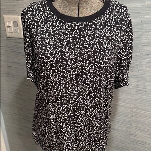 Amazon Essentials Black and White Short Sleeve Tee